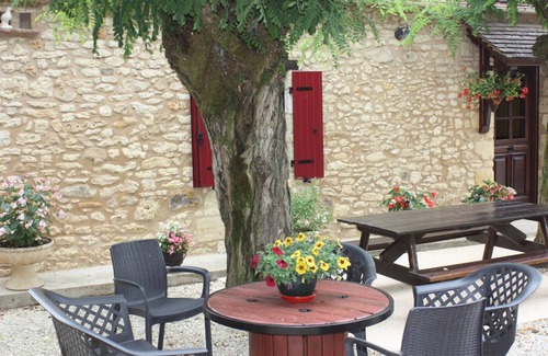 Limeuil Cottage | Charming 3-Bedroom Farmhouse Near Scenic Limeuil with WiFi, Terrace & Baby Equipment