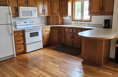 Luverne Other | Charming 3-bedroom farmhouse by Luverne with WiFi and AC