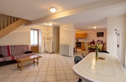 La Chambonie Cottage | Charming 3-Bedroom Cottage with Garden, Pet-Friendly, Near Hiking Trails and Nordic Area