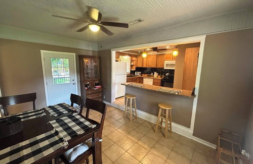 Enterprise House | Charming 3-bedroom house with AC and WiFi in lovely Enterprise.