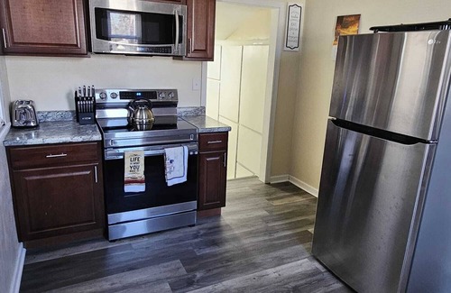 Southfield House | Charming 3-bedroom house with AC and WiFi in Southfield