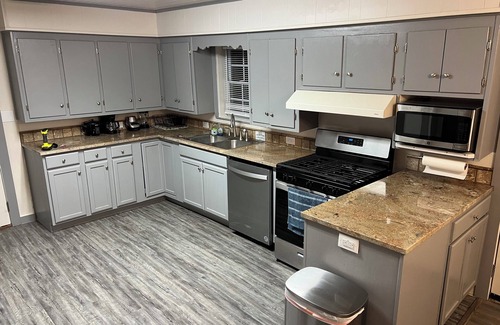 Gober House | Charming 3-bedroom house in delightful Wolfe City with AC, WiFi