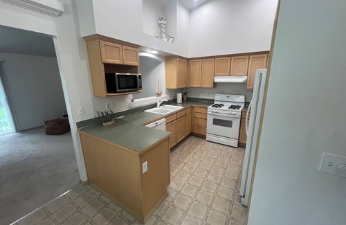 Arlington House | Charming 3-bedroom house in Arlington with AC, WiFi. Enjoy your stay