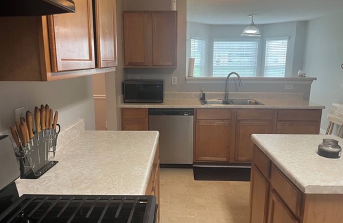 McDonough House | Charming 3-bedroom house in delightful McDonough with WiFi, AC