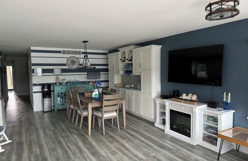 Plainwell House | Charming 3-bedroom house with AC in welcoming Plainwell on the lakefront