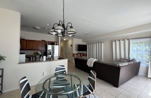 Franklin Plantation House | Charming 3 bedroom home Centrally located in Worcester