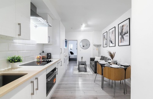 Edgware House | Charming 3-bedroom house in serene Edgware