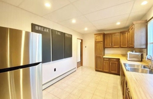 Danville House | Charming 3-bedroom house in enchanting Danville with AC Close to Amazon Berwick