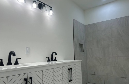 Arthur House | Charming 3-bedroom house with WiFi and AC in fabulous Tazewell