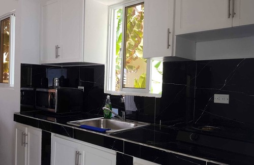 Los Patos House | Charming 3-bedroom house in Paraiso with AC and pool.
