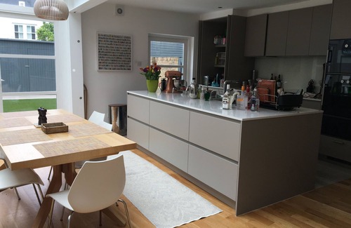 Mortlake House | Charming 3-bedroom house with Peloton and WiFi in leafy Barnes, London SW13