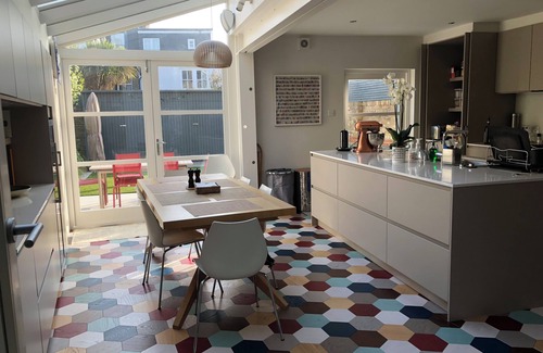Mortlake House | Charming 3-bedroom house with Peloton and WiFi in leafy Barnes, London SW13