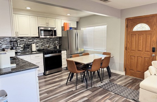 San Bernardino House | Charming 3-bedroom house with AC and WiFi in marvelous Colton