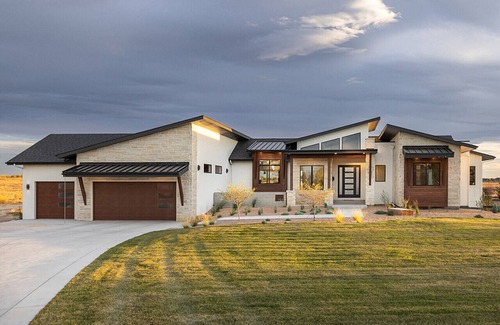 Felton House | Charming 3-bedroom house with lakefront view and AC in Felton