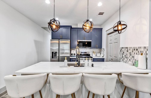 FM 1960 House | Charming 3-bedroom house with WiFi, AC in Humble near IAH