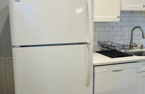 Towson House | Charming 3-bedroom house with WiFi, AC in welcoming Towson