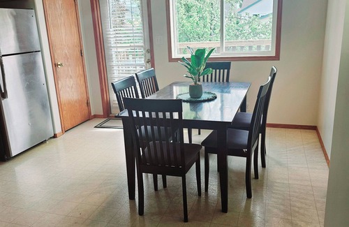 Red Deer House | Charming 3 bedroom in Lancaster