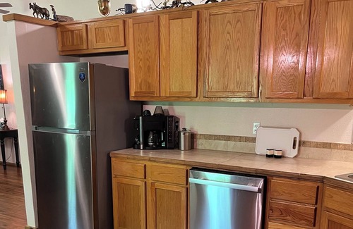 Powell Cabin | Charming 3-bedroom log cabin in beautiful country setting near Bella Vista Ar
