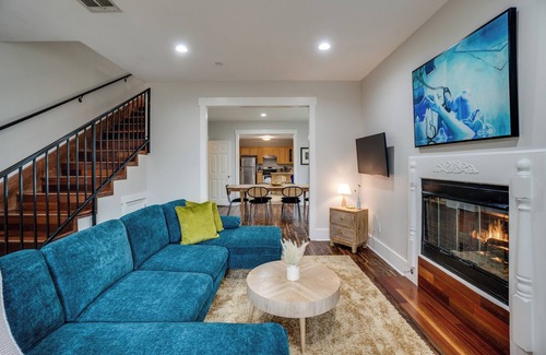 North Central House | Charming 3-bedroom Pasadena townhome!