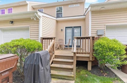 Brandermill House | Charming 3-bedroom townhome in Midlothian with WiFi, TV and AC