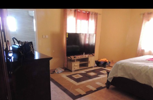 Kanifing House | Charming 3-bedroom townhome with WiFi and AC in lovely Kanifing