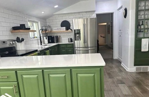 Centerville House | Charming 3-bedroom house across from city park and swimming pool in Centerville