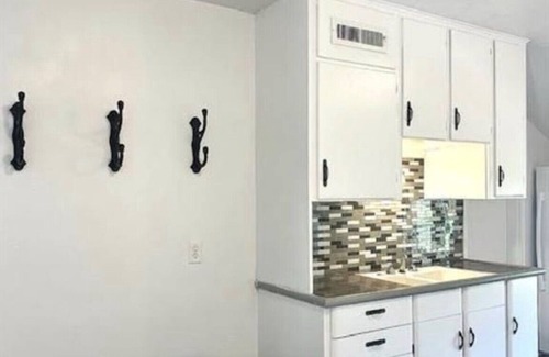Centerville House | Charming 3-bedroom house across from city park and swimming pool in Centerville