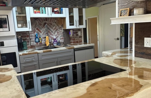 Del Rey Oaks House | Charming 3-bedroom in Del Rey Oaks with AC, WiFi hot tub & all the hot comforts