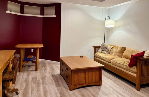 Gaithersburg House | Charming 3-bedroom townhome with AC, WiFi in fabulous Gaithersburg