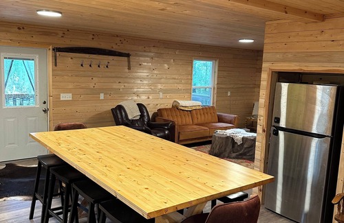 Hawkinsville House | Charming 3-bedroom house on the Ocmulgee River in Hawkinsville, GA with WiFi.