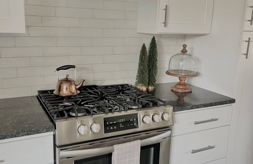 Suplee House | Charming 3-bedroom house with fenced in dog yard and playground and hottube