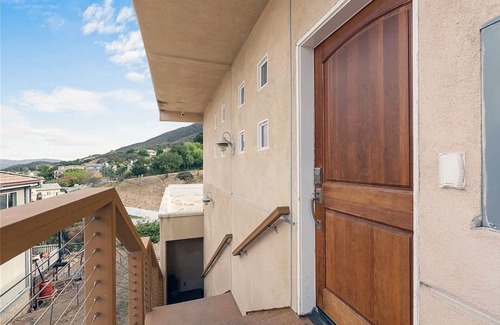 Thousand Oaks House | Charming 3-bedroom house in enjoyable Newbury Park with AC, WiFi