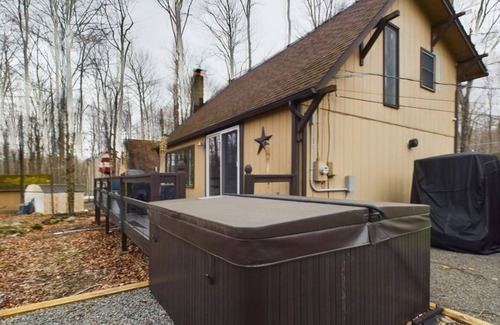 Thornhurst House | Charming 3-bedroom house in the enchanting Arrowhead Lake Community
