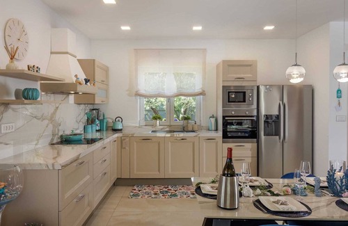 Frata Villa | Charming 3-Bedroom Villa with pool