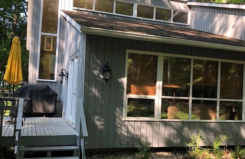 Grand Bend Cottage | Charming 3 bedrooms cottage. Steps to beach in fabulous Grand Bend