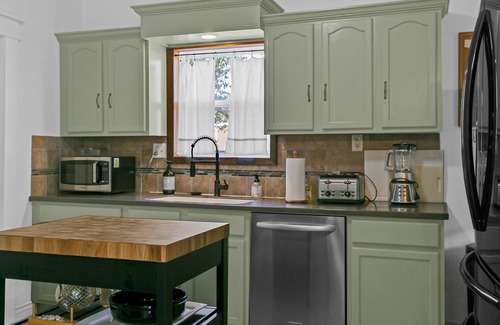 Humboldt House | Charming 3 BR cottage in Humboldt - blocks from DT