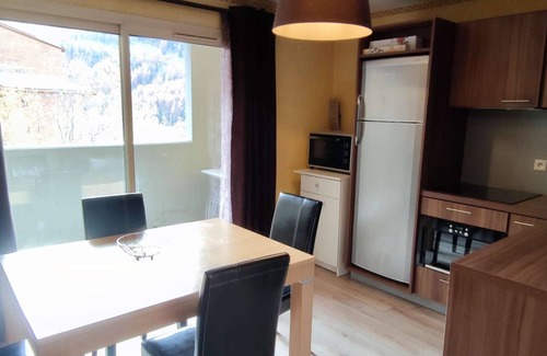 Isola Apartment | Charming 3-room near slopes, parking, Isola 2000