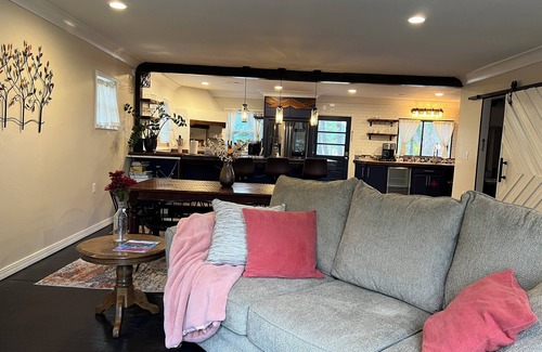 Cross Keys House | Charming 3bed-2bath home near JMU, RMH, downtown, and Massanutten ski resort