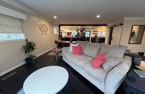 Cross Keys House | Charming 3bed-2bath home near JMU, RMH, downtown, and Massanutten ski resort