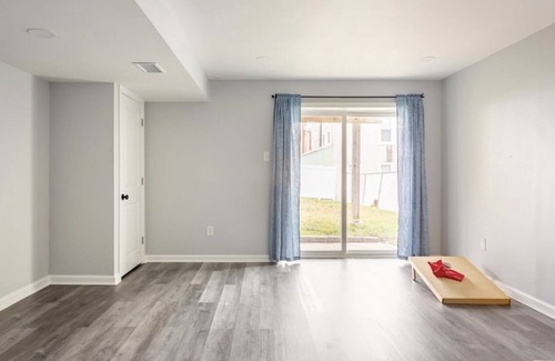 Bridgeport House | Charming 3BR & 2.5Ba nested in KOP w parking, close to Conshy & downtown Philly.