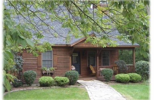 The Galena Territory House | Charming 3BR/3BA With Hot Tub, Fireplace & Pool Table
