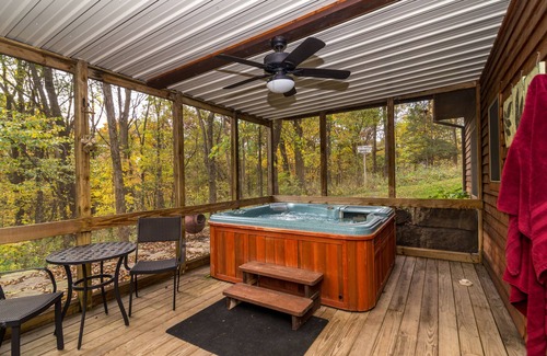 The Galena Territory House | Charming 3BR/3BA With Hot Tub, Fireplace & Pool Table