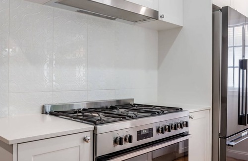 Newmarket Apartment | Charming 3BR Queenslander with Backyard and Play Area