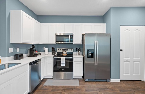 Baymeadows House | Charming 3BR Townhome Centrally located in Jacksonville