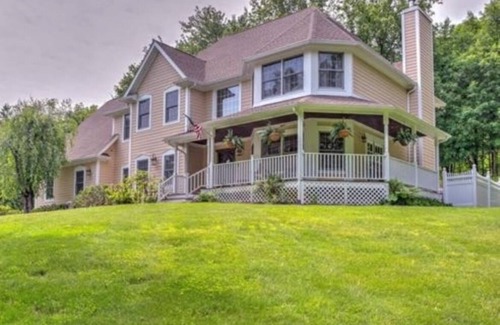 Carmel House | Charming 4-bedroom home perfect for Family Reunion
