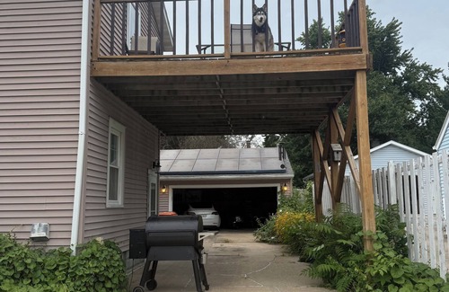 Washington House | Charming 4 Bedroom, Fire Pit, Outdoor Projector, Heated Pool, Close to Downtown