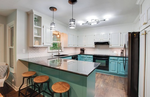 Normal House | Charming 4-bedroom house on the Flint River, WiFi in beautiful Huntsville, AL.