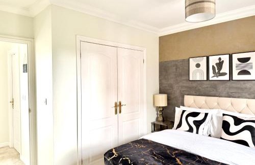 Stuppington House | Charming 4-Bedroom holiday home in Wincheap, Canterbury with free Parking