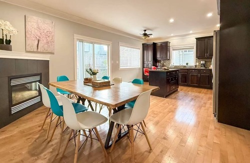 Langford House | Charming 4-bedroom house in Langford next to Thetis lake