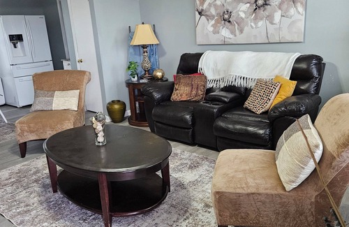 Vidalia House | Charming 4-bedroom house with WiFi and AC in peaceful Vidalia, GA.